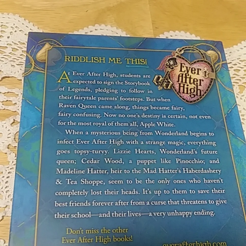 Ever After High Book 3, A Wonderlandiful World, Shannon Hale